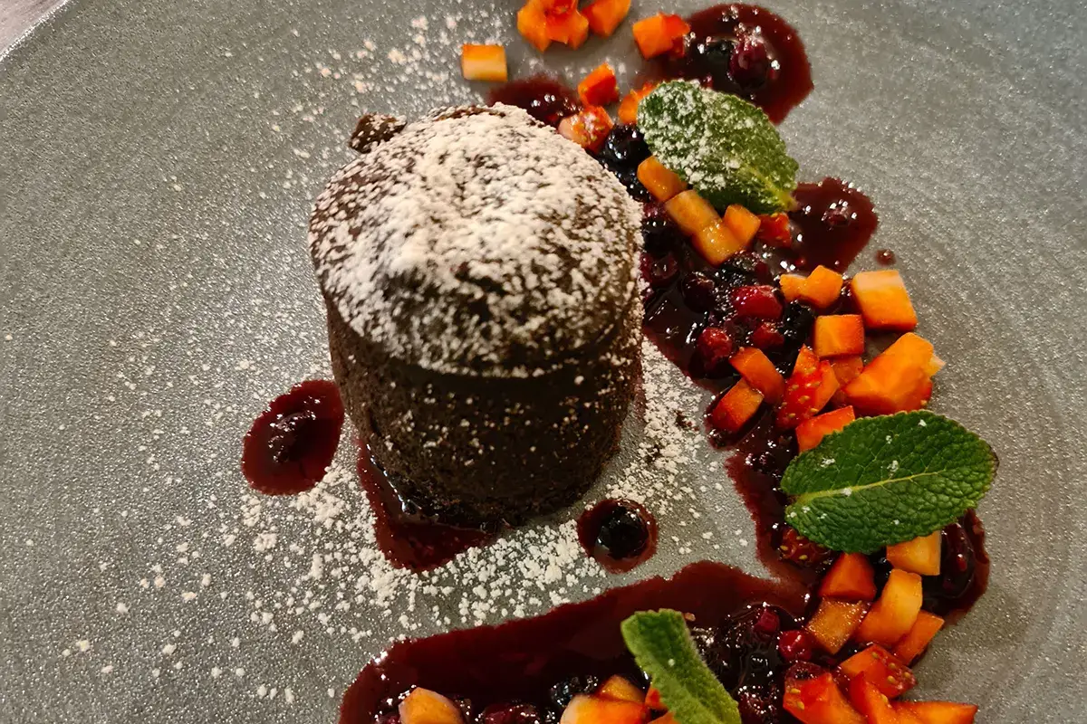 Tortino al cioccolato caldo, salsa al caff&egrave;