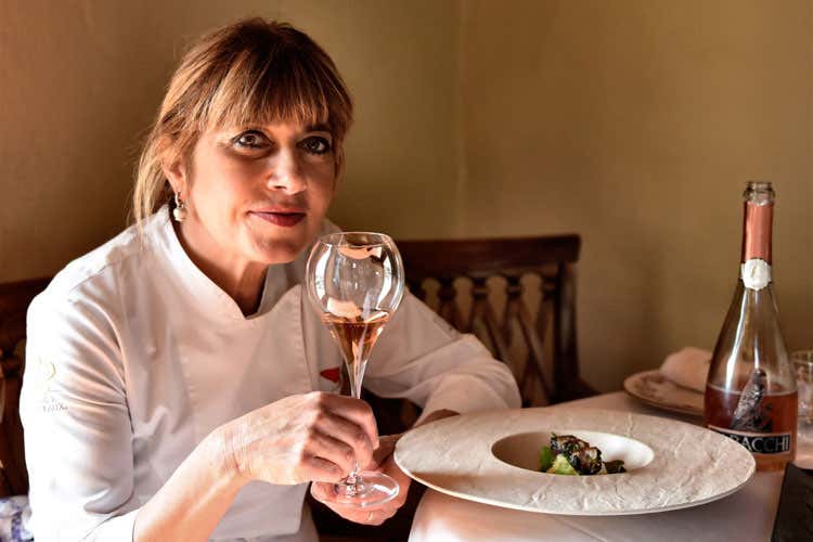 Silvia Baracchi - Toscana, via al 90% dei negozi Bar e ristoranti, 1 su 4 non apre Silvia Baracchi - Toscana, via al 90% dei negozi Bar e ristoranti, 1 su 4 non apre