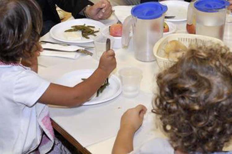 (Trapani, 35 bambini intossicati dopo un pasto alla mensa scolastica)