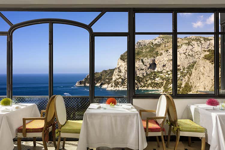 Le Monzu (Trasferta caprese di Andrea Aprea a Le Monzu da Luigi Lionetti) Le Monzu (Trasferta caprese di Andrea Aprea a Le Monzu da Luigi Lionetti)