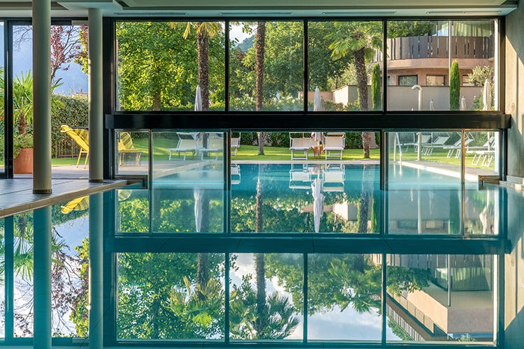 La piscina da 21 metri - Trattamenti di bellezza al vino all’Hotel Muchele di Postal