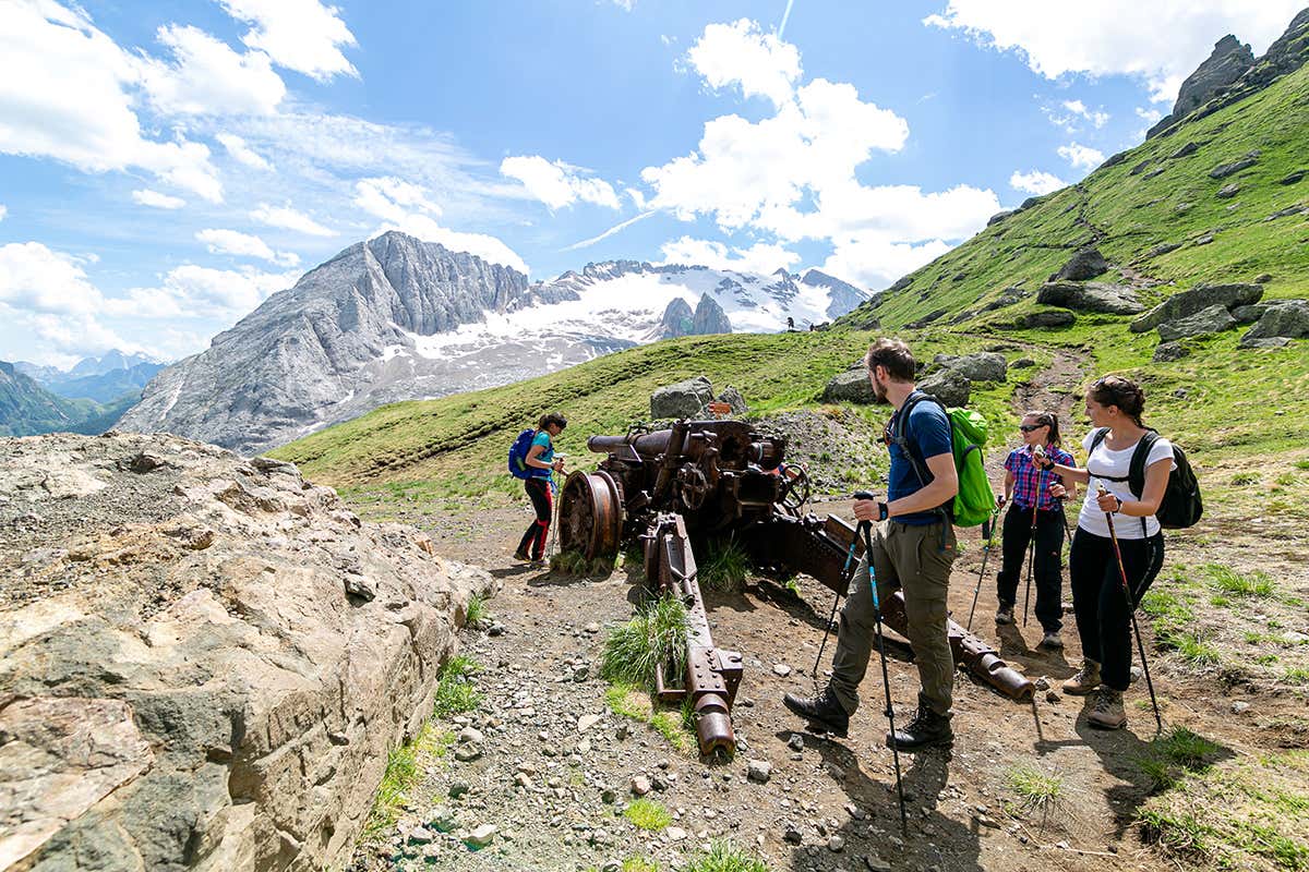 Trekking sui luoghi della Grande Guerra Foto: Consorzio Turistico Marmolada Marmolada da scoprire tra borghi ''dog'', storia e sport in quota