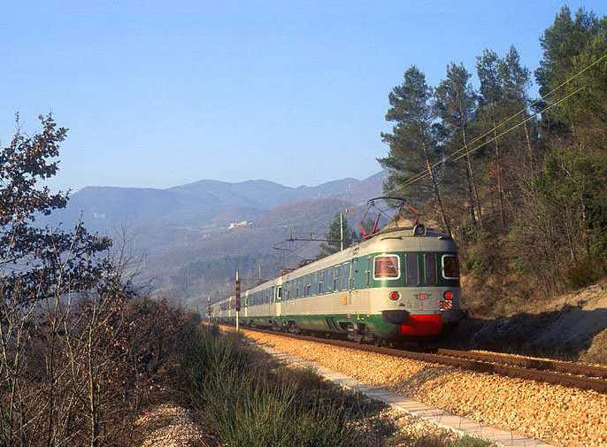 ALe.601 e rimorchi presso Giuncano (Tn), foto di Stefano Paolini