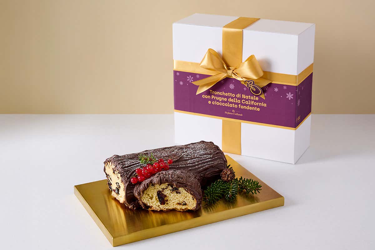 Il Tronchetto di Natale 2025 con Prugne della California e cioccolato fondente