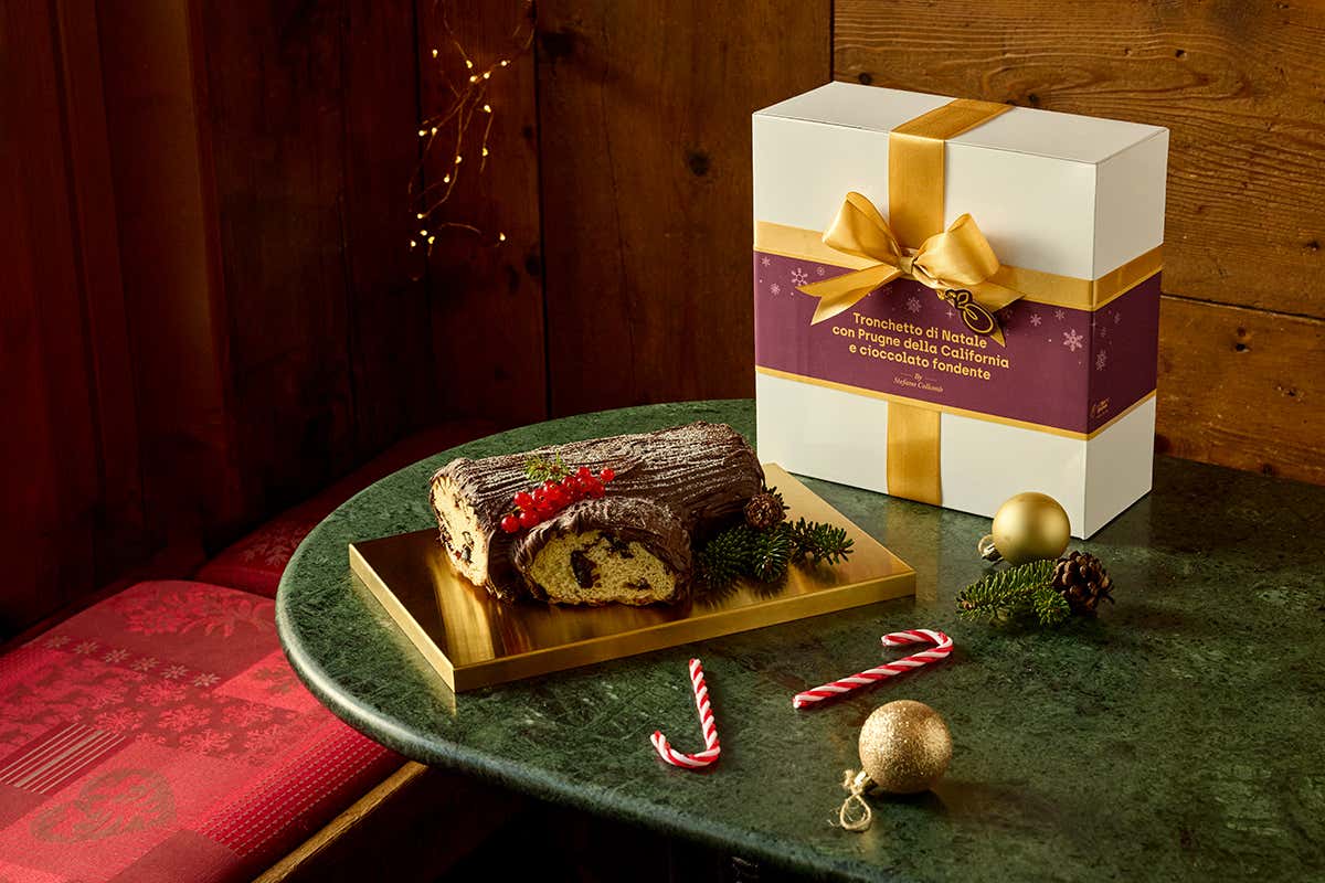 Il Tronchetto di Natale 2025 con Prugne della California e cioccolato fondente