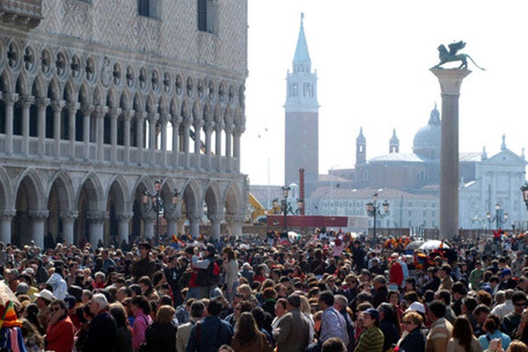 Troppi turisti e troppi menu turistici Non perdiamo la nostra identità italiana