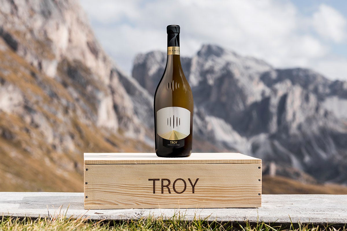 Chardonnay Troy di Cantina Tramin (foto: Armin Huber) Troy di Cantina Tramin Chardonnay dall’inequivocabile impronta alpina