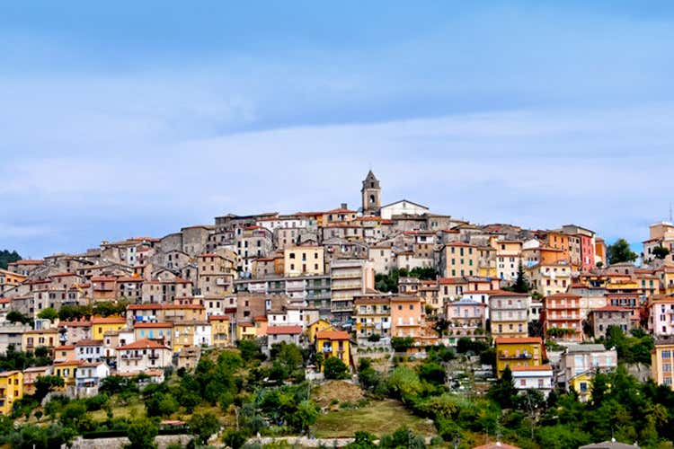 Panoramica su Fiuggi - Prezzi più bassi, calano i visitatori Il turismo piange in tutta Italia