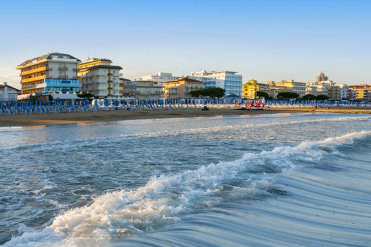 Il litorale di Jesolo - Prezzi più bassi, calano i visitatori Il turismo piange in tutta Italia