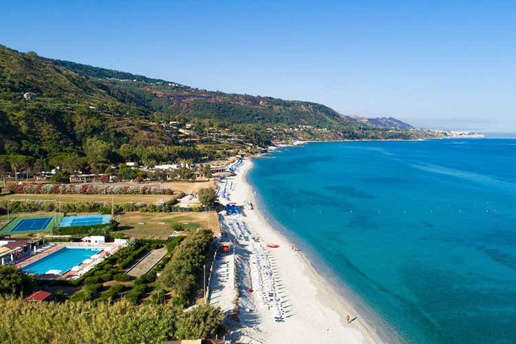 La spiaggia del VOI Tropea Beach