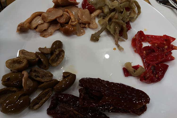 (Tutti i sapori calabresi a Roma Forte apre nel quartiere tiburtino) (Tutti i sapori calabresi a Roma Forte apre nel quartiere tiburtino)