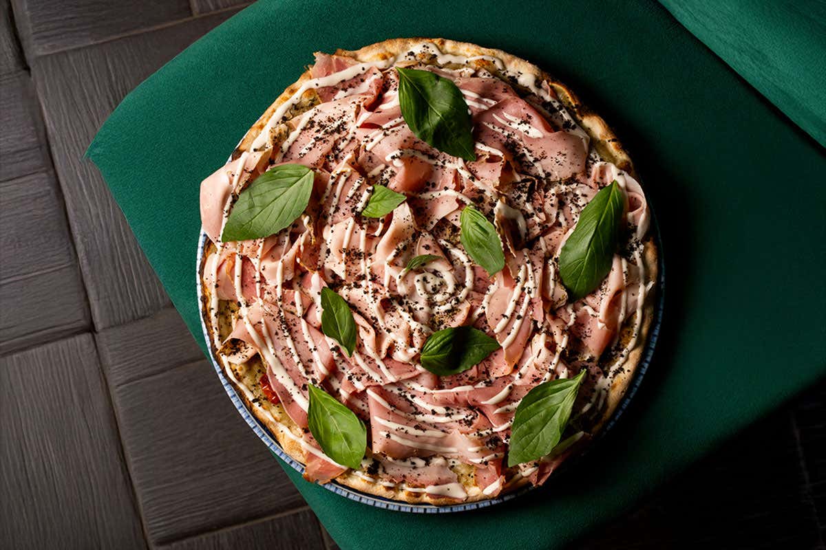 A Montepaone Lido un gruppo di giovani under 30 reinventa la pizza