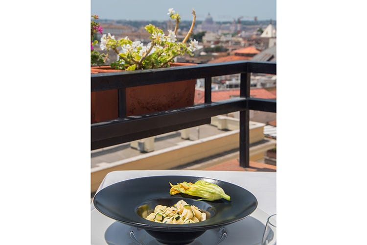 Gnocchetti di patate con zucchine, fiori di zucca o mandorle tostate (L'Uliveto all'Hotel Diana Giardino segreto sui tetti di Roma)
