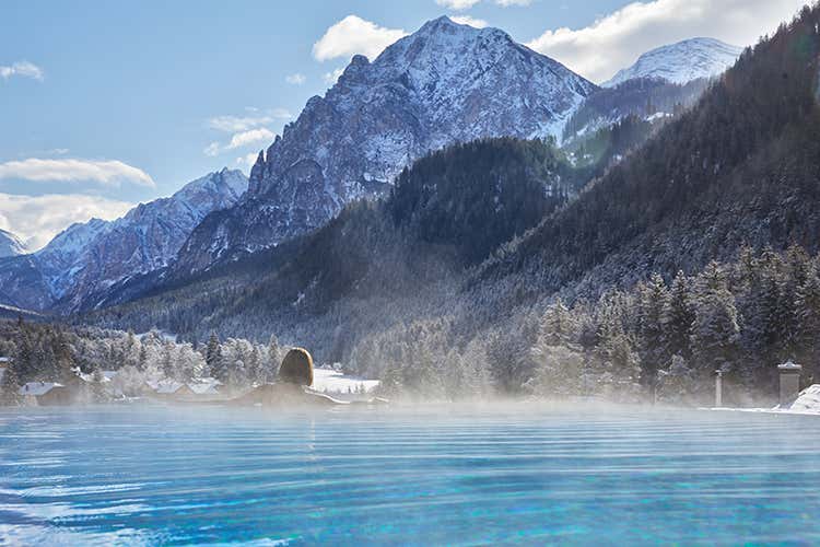 Excelsior Dolomites Life Resort  - Inverno in montagna? S&igrave;, ma in piscina
