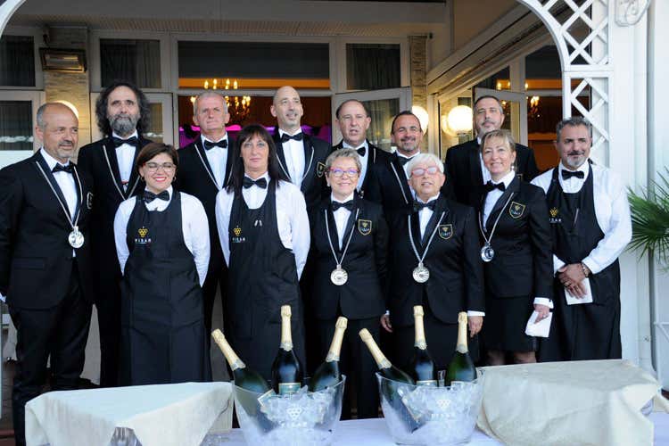 (Un Mare di Champagne Menu stellato, nel calice alcune anteprime) (Un Mare di Champagne Menu stellato, nel calice alcune anteprime)