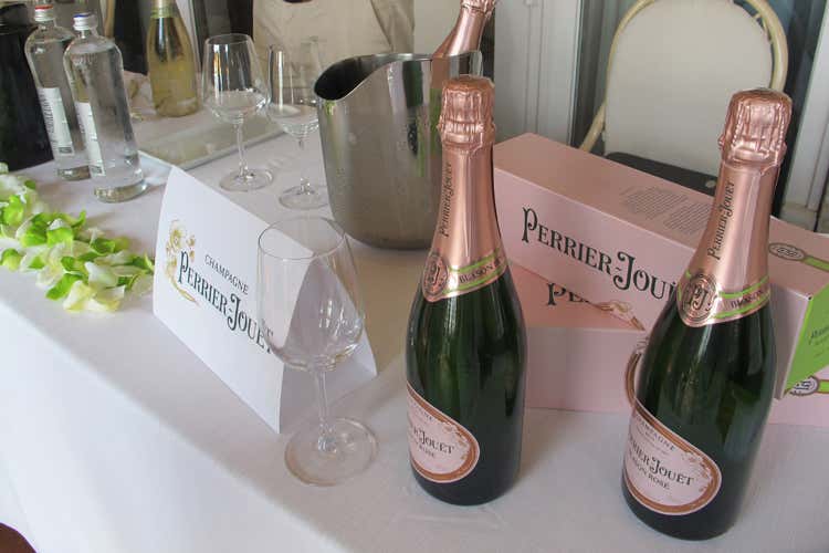 (Un Mare di Champagne Menu stellato, nel calice alcune anteprime) (Un Mare di Champagne Menu stellato, nel calice alcune anteprime)