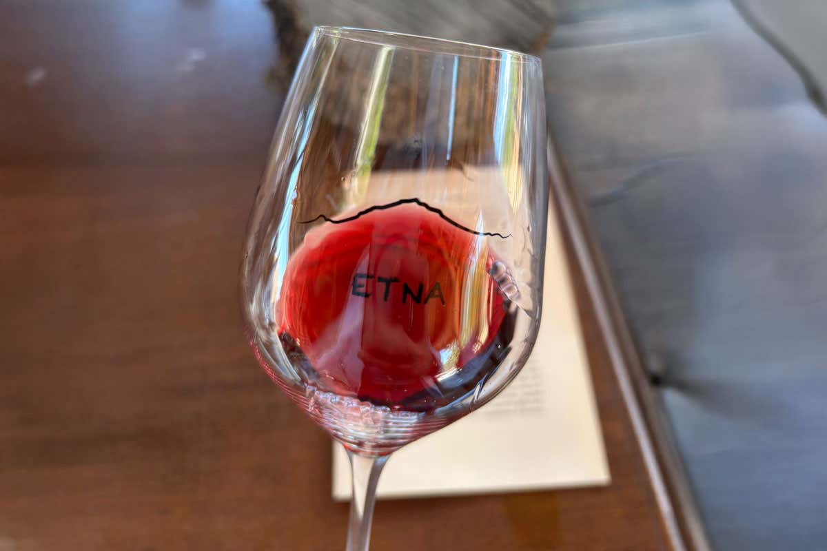 Tornata delle Accademie: scoprire i vini dell’Etna con accademici e produttori Tornata delle Accademie: scoprire i vini dell’Etna con accademici e produttori