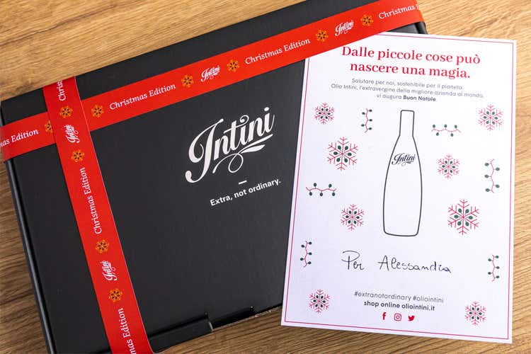 Una gift box all&rsquo;extravergine di oliva Le confezioni natalizie di Olio Intini