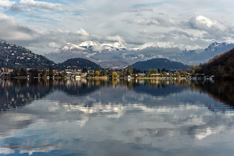 Vista sul lago di Lugano (Inverno nella Svizzera italiana)