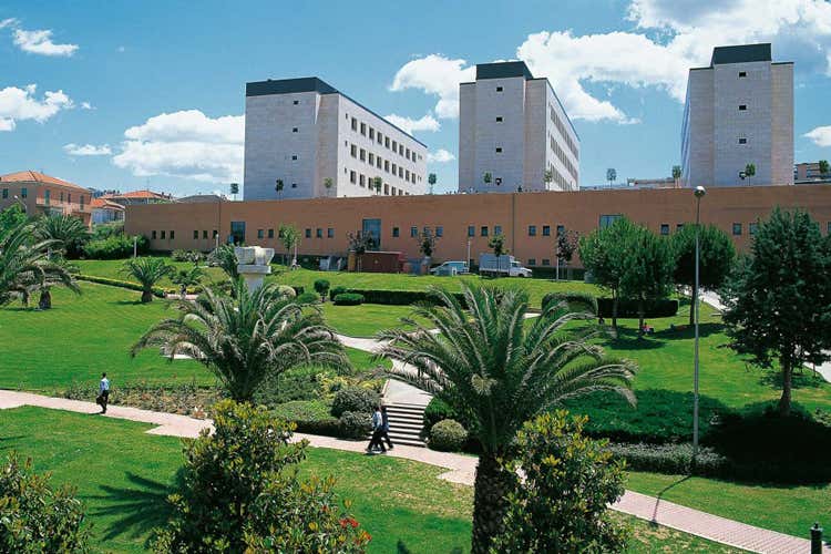 (L’Università di Chieti guarda al futuro Un polo agroalimentare tra i progetti) (L’Università di Chieti guarda al futuro Un polo agroalimentare tra i progetti)