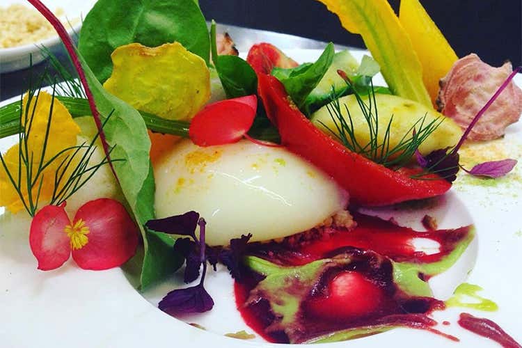 Uovo affumicato lemongrass muschio