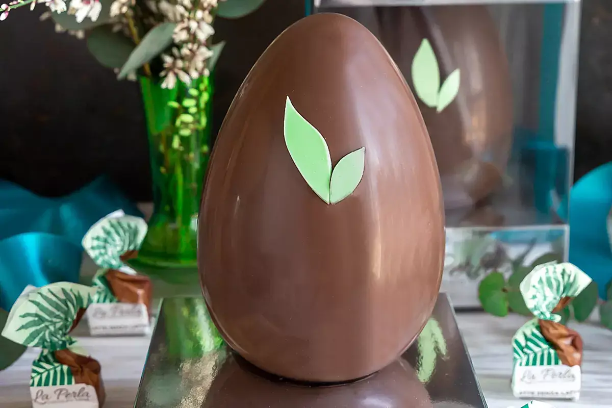 L&rsquo;uovo Latte Senza Latte, ispirato alla ricetta dell&rsquo;omonimo Tartufo di cioccolato&nbsp; Intollerante o vegano a Pasqua? Arriva l&rsquo;uovo Latte Senza Latte
