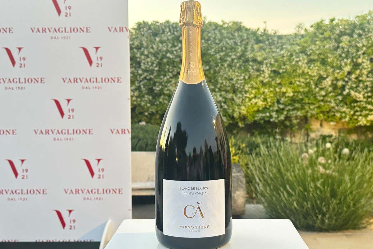 Metodo Classico da uve Fiano: nasce CÀ, il nuovo spumante di Varvaglione 1921 Varvaglione 1921 lancia il Metodo Classico CÀ e acquisisce Casino Nitti Metodo Classico da uve Fiano: nasce CÀ, il nuovo spumante di Varvaglione 1921 Varvaglione 1921 lancia il Metodo Classico CÀ e acquisisce Casino Nitti