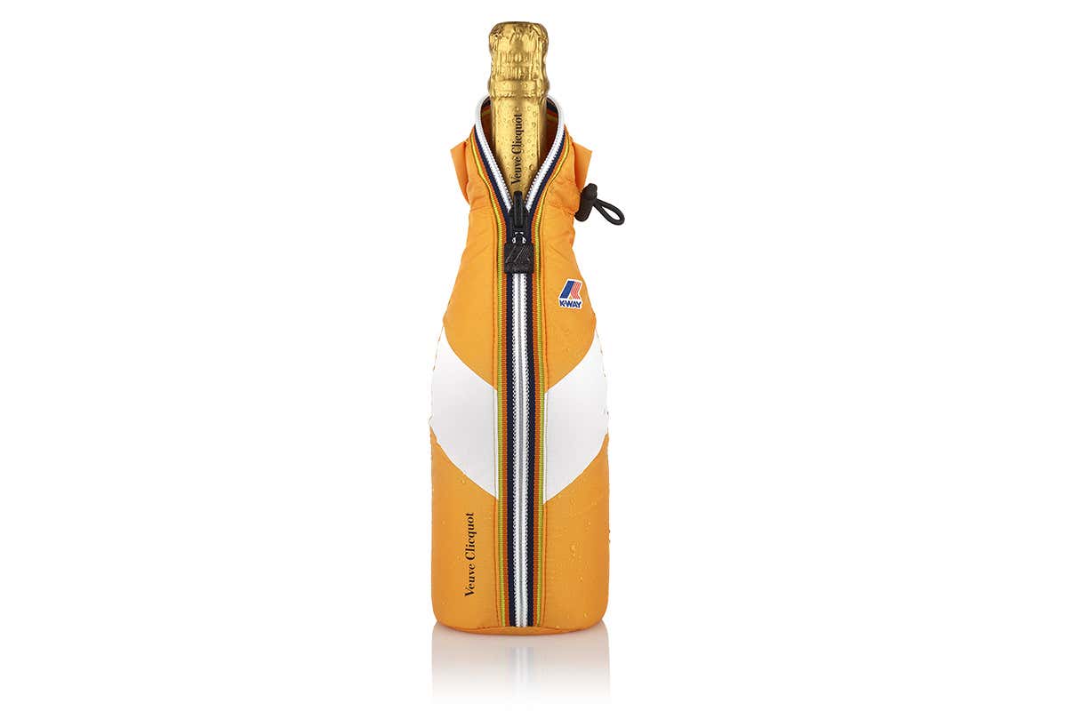 Veuve Clicquot mette il K-Way: “Ice Jacket”, la custodia-marsupio Veuve Clicquot mette il K-Way: “Ice Jacket”, la custodia-marsupio