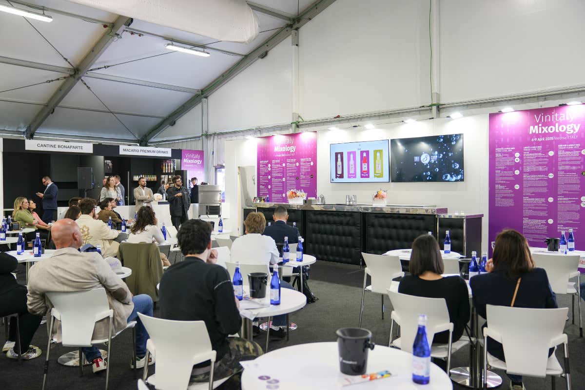 Vinitaly 2026 apre agli spirits: nasce un padiglione dedicato ai distillati