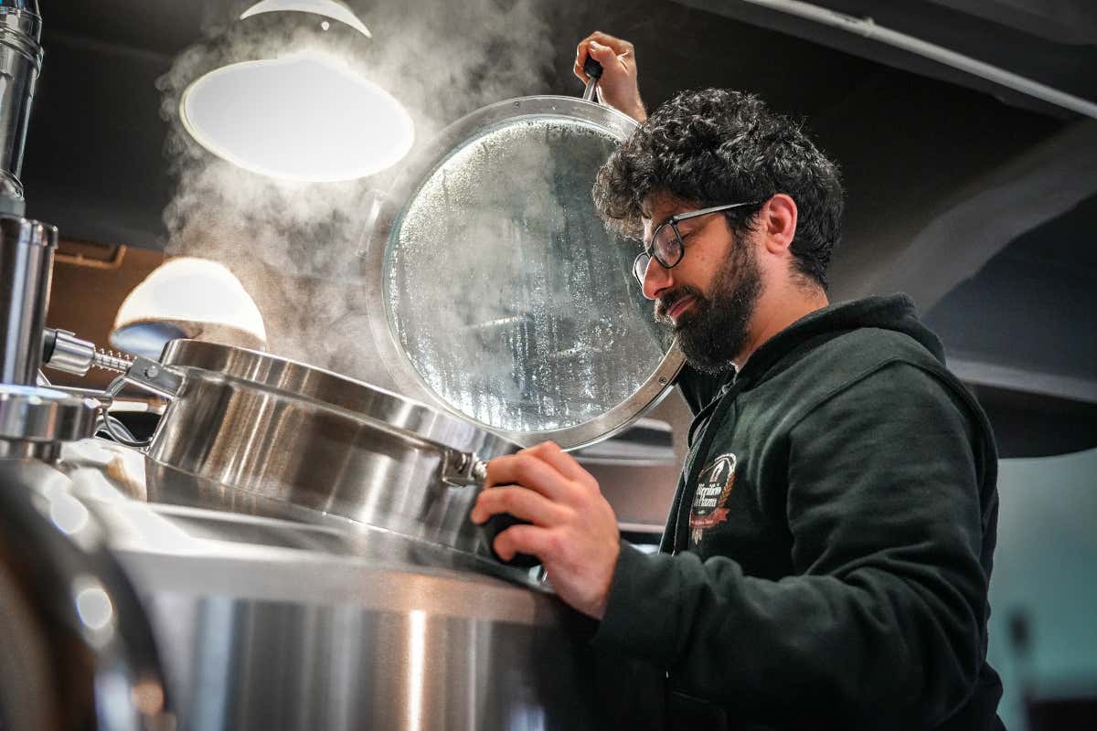 Birrificio La Piazza: dove la birra artigianale incontra la formazione e il mestiere Birrificio La Piazza: dove la birra artigianale incontra la formazione e il mestiere