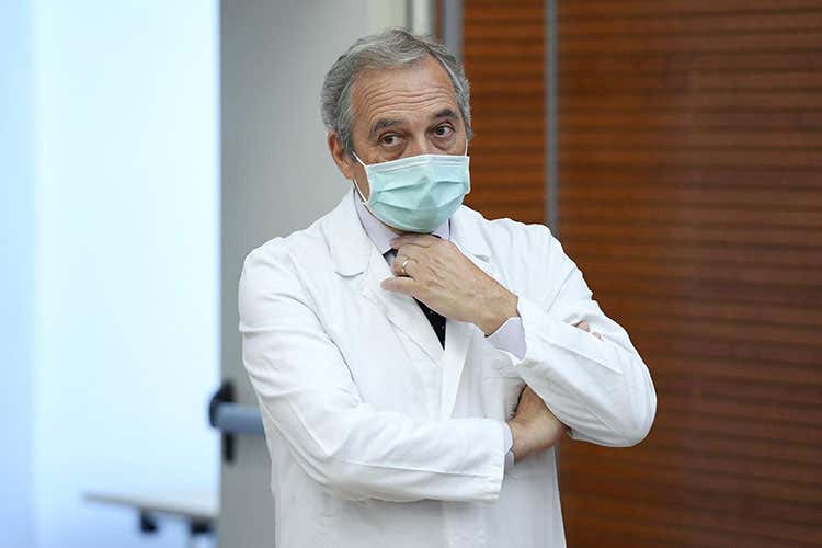 Francesco Vaia - Gli esperti sul vaccino anti-Covid: «Volontario, ma con delle condizioni» Francesco Vaia - Gli esperti sul vaccino anti-Covid: «Volontario, ma con delle condizioni»