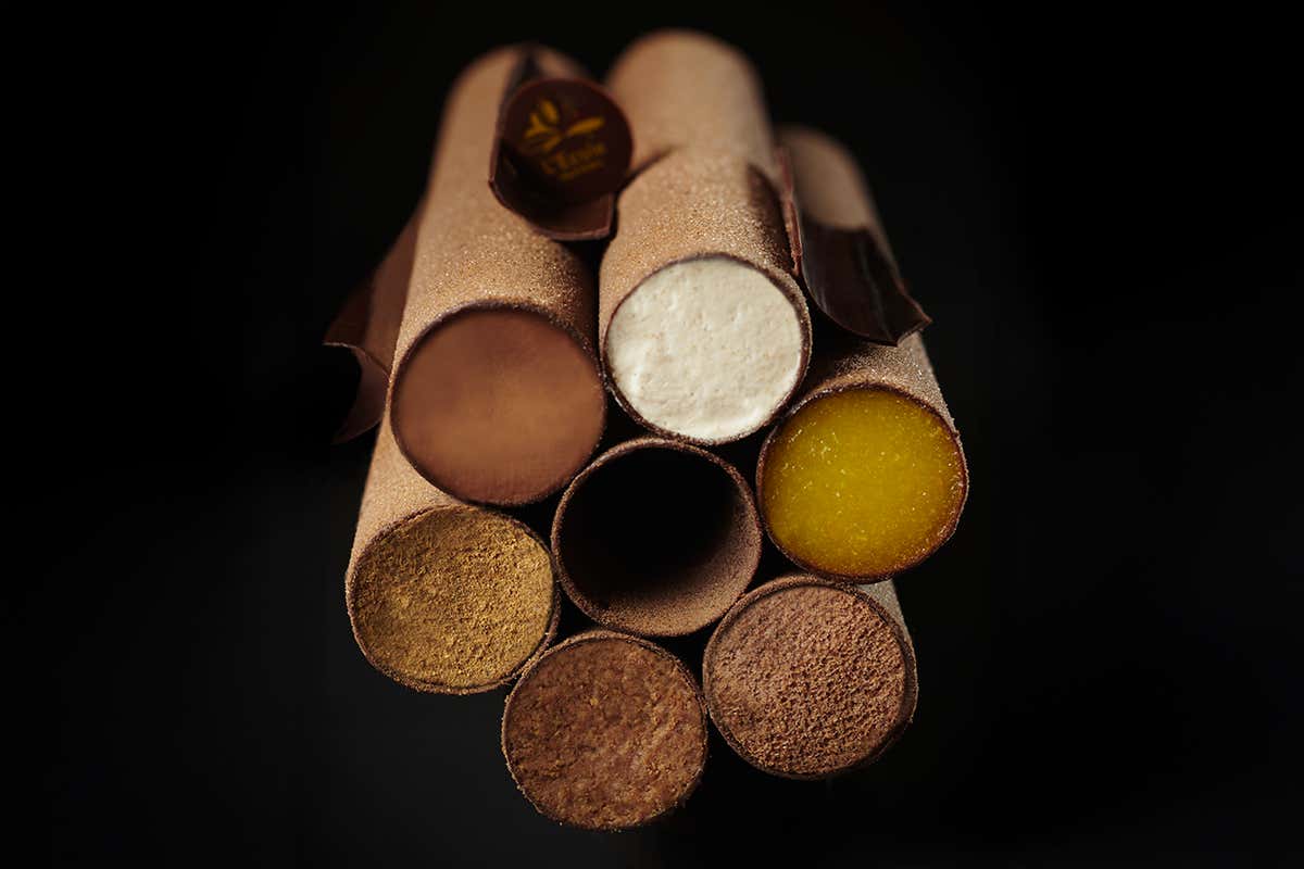 École Valrhona celebra 40 anni del Guanaja 70% con un tronchetto natalizio 