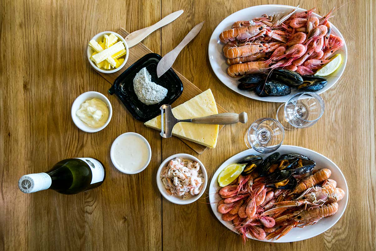 Eccellenza gastronomica a chilometro zero: dai frutti di mare del mercato Feskekörka alle stelle Michelin