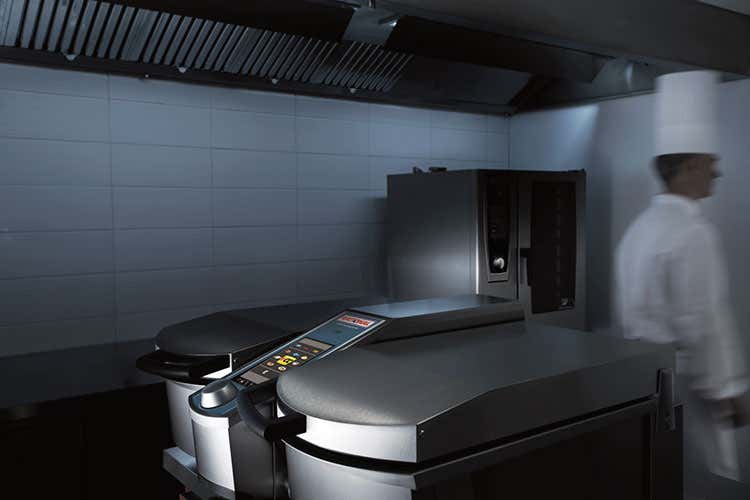 (VarioCookingCenter di Rational Più prestazioni, meno consumo energetico) (VarioCookingCenter di Rational Più prestazioni, meno consumo energetico)