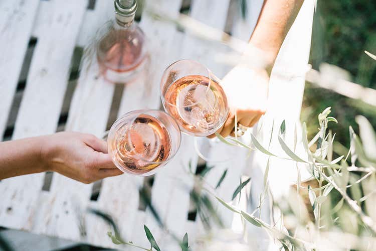 San Valentino, una festa in rosaa base di gocce e perlage