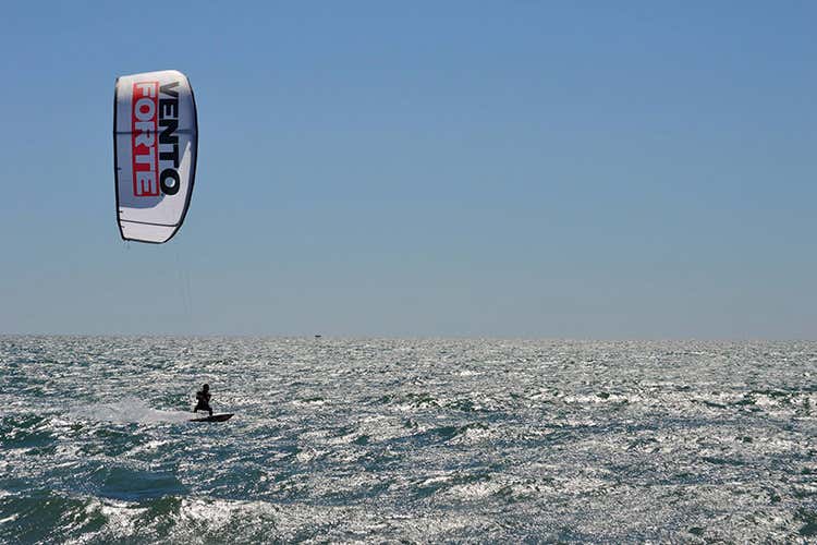(Vento Forte, d'ispirazione californiana Il birrificio di Bracciano gioca con i luppoli)