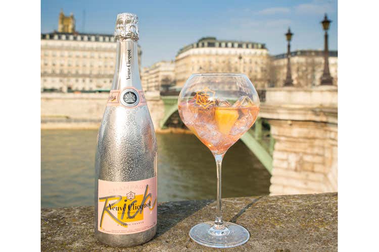Veuve Clicquot crea il Clicquologist Lo Champagne che sposa la mixology Veuve Clicquot crea il Clicquologist Lo Champagne che sposa la mixology