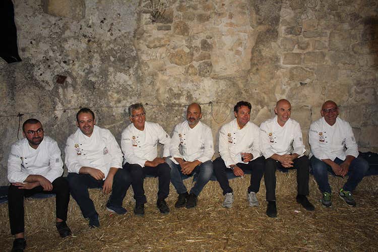 I cuochi presenti all'evento (Vicoli&Sapori, un successo3mila visitatori alla 4ª edizione)