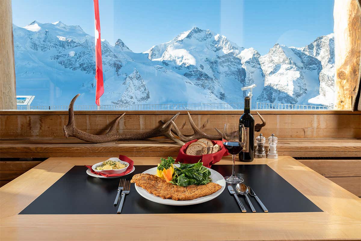 Viennese con vista alla Berghaus Diavolezza - Foto Steve Hadorn Un’estate ricca di piaceri sulle montagne di St. Moritz