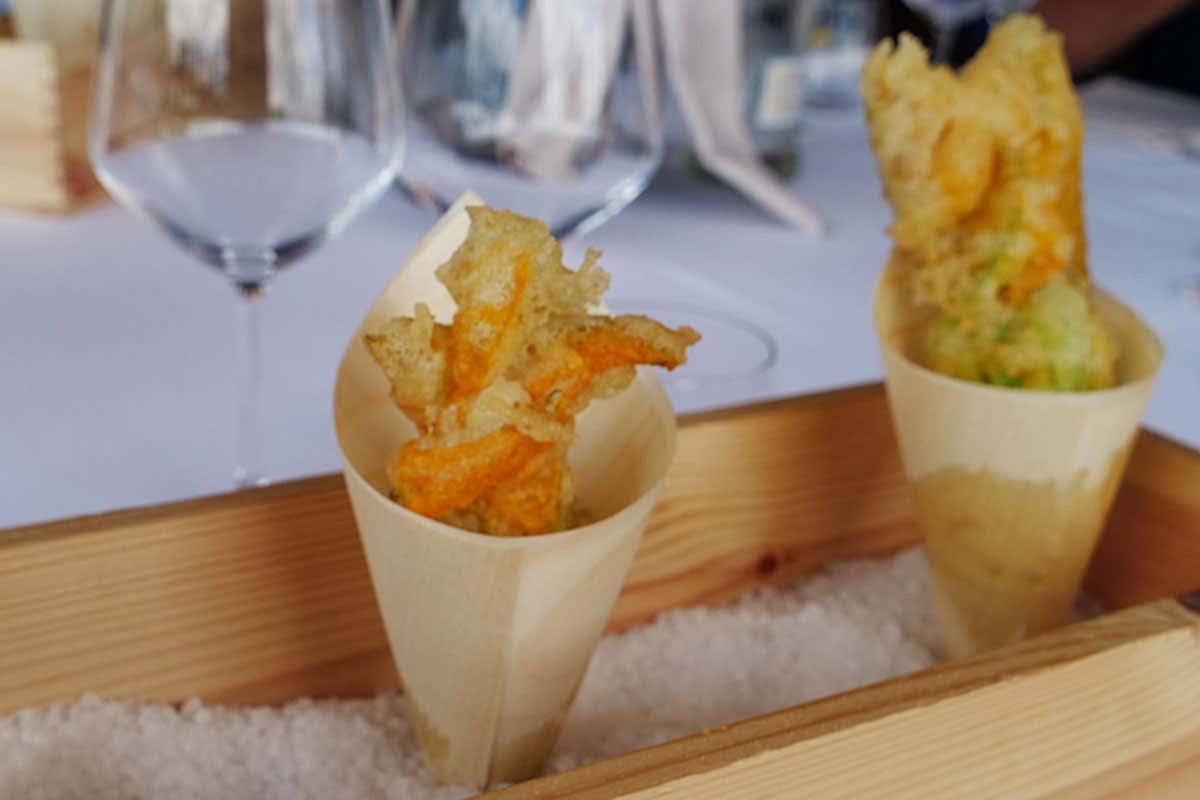 Fiori di zucca ripieni