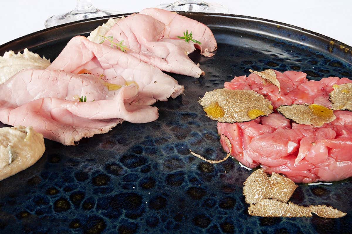 Vitello tonnato classico e battuta al coltello