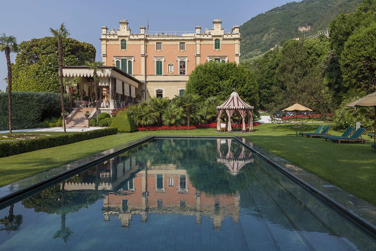 Villa Feltrinelli è un magnifico edificio in stile Liberty Grand Hotel Villa Feltrinelli, incanto stellato affacciato sul Lago di Garda