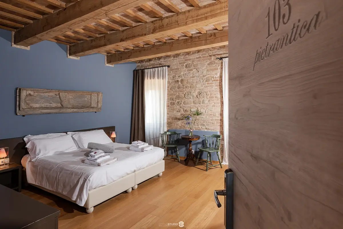 Dieci le camere Soggiorno d&rsquo;amore in stile rustico chic? Nelle Marche da Villa Anitori