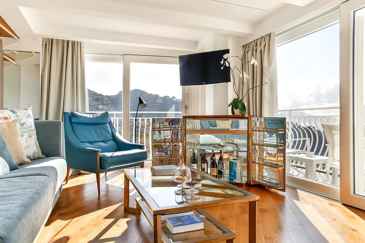 Le ampie stanze con vista mare Art Hotel Villa Fiorella, quando l’arte incontra la Costiera Sorrentina