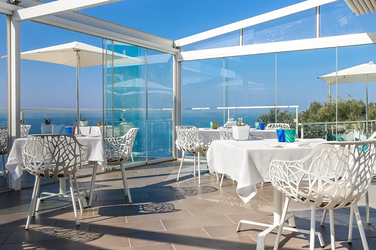 Il Terrazza Fiorella Restaurant Art Hotel Villa Fiorella, quando l’arte incontra la Costiera Sorrentina