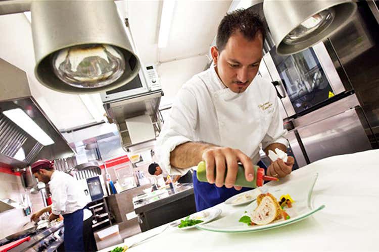 Vincenzo Candiano - Vincenzo Candiano in trasferta a Milano Un temporary restaurant alla siciliana Vincenzo Candiano - Vincenzo Candiano in trasferta a Milano Un temporary restaurant alla siciliana