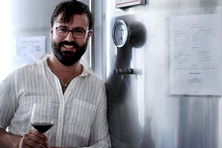 Nino Vilardi (Vini biologici di Valdibella Sospiro Nero d'Avola e Grillo sulle Bucce)