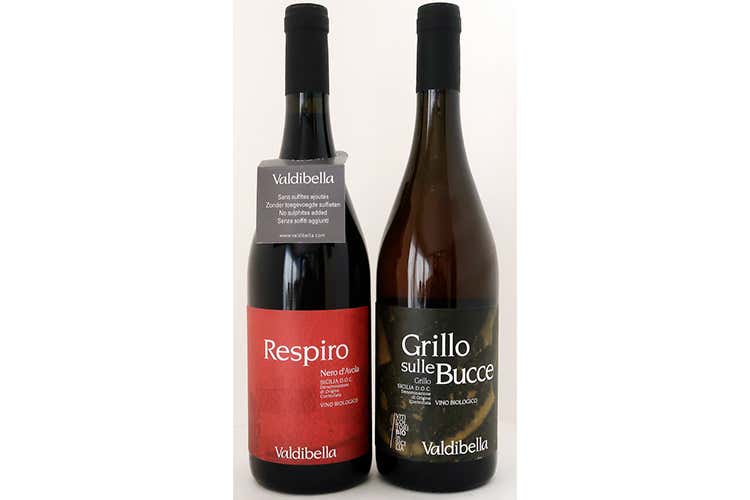 (Vini biologici di Valdibella Sospiro Nero d'Avola e Grillo sulle Bucce)