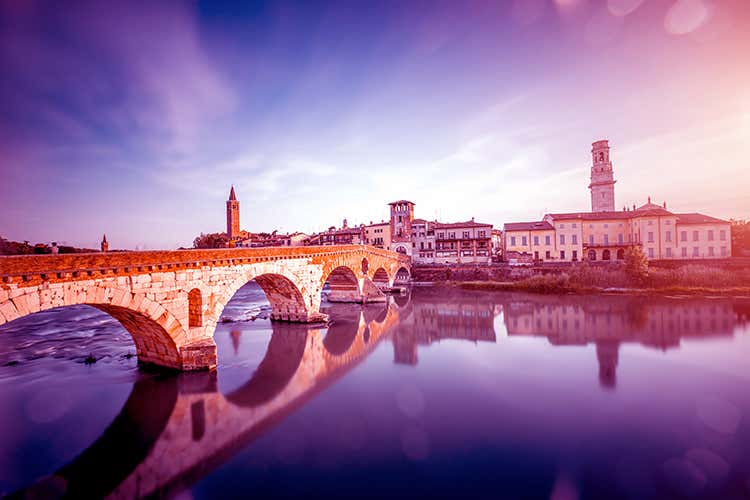 Appuntamento a Verona, durante il Vinitaly, dal 17 al 20 aprile 2020 (Vinitaly and the City Arte e vino per le strade di Verona) Appuntamento a Verona, durante il Vinitaly, dal 17 al 20 aprile 2020 (Vinitaly and the City Arte e vino per le strade di Verona)