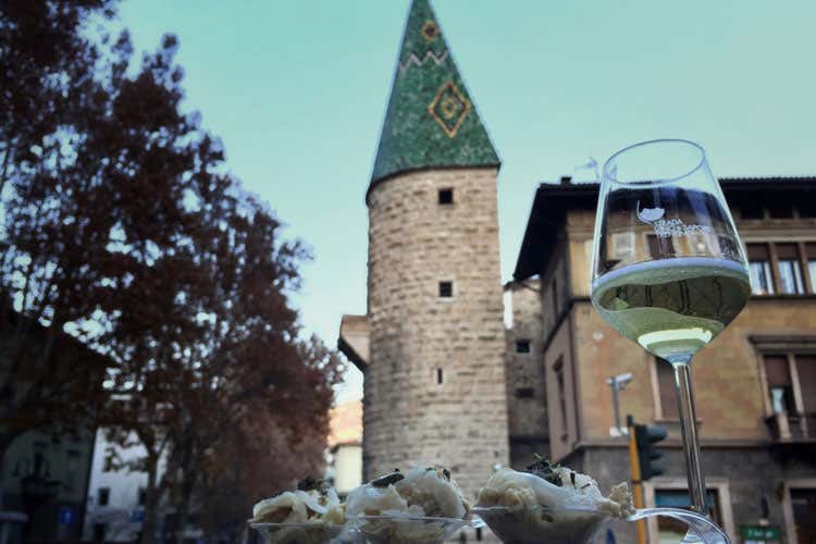 Vino, dimore storiche e cinema Una giornata alla scoperta di Trento